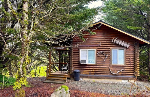 Concrete Cabin | Welcome to your year-round mountain getaway and historic ranch in the foothills of the North Cascades!
