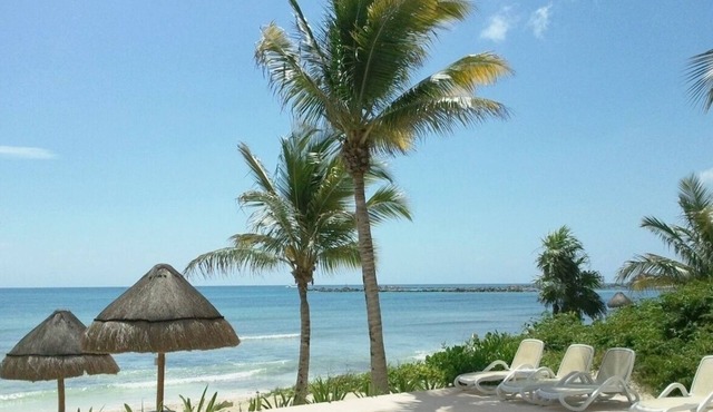 10 STEPS OFF THE BEACH! "PERFECT!" IS A COMMON REVIEW OF OUR GORGEOUS 3BR/3.5BA