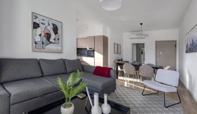 101 Piliou City View & Shared Rooftop Pool