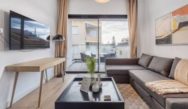 103 Piliou City View Balcony, Shared Rooftop Pool