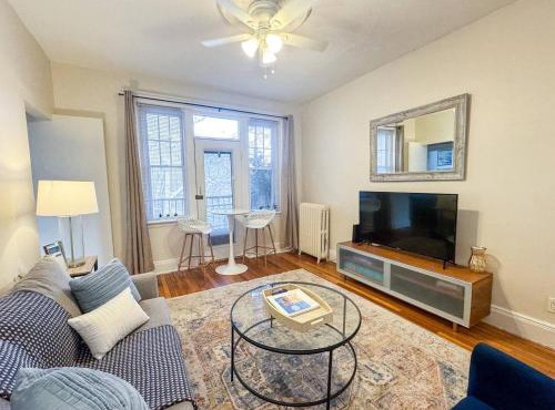 2 bed, in unit laundry, Boston College, balcony