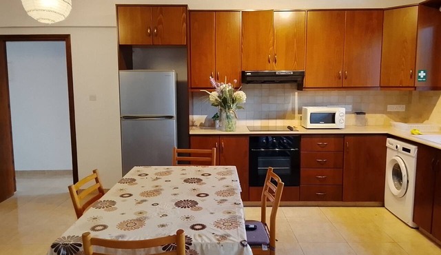 2-bedroom apartment in superb Oroklini with cool AC.family and pet friendly.