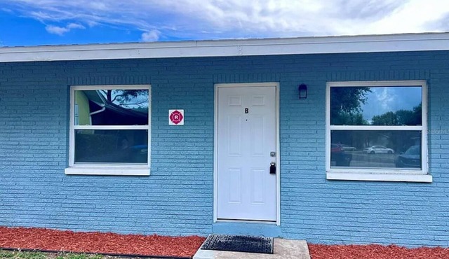 2-bedroom villa in beautiful Clearwater, 15 min from both airports, beach nearby in Clearwater