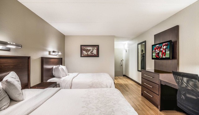 2 Comfortable Units, FREE Parking, Close to Old Ship Street Historic District!
