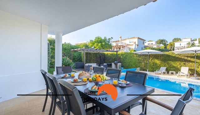 #239 Vivenda V3 com Piscina by Home Holidays in Albufeira