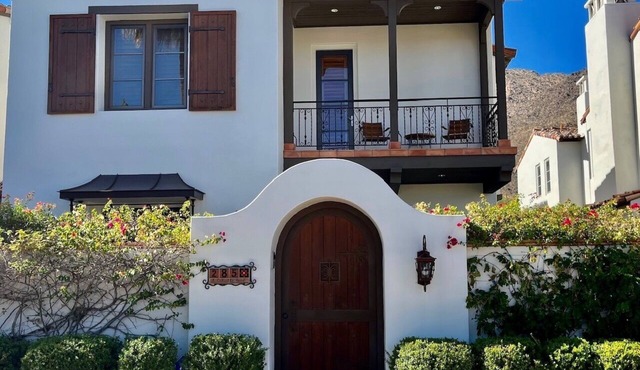 3-bdrm 3-full bath Villa in down town Palm Springs CA with its own patio & spa in Palm Springs