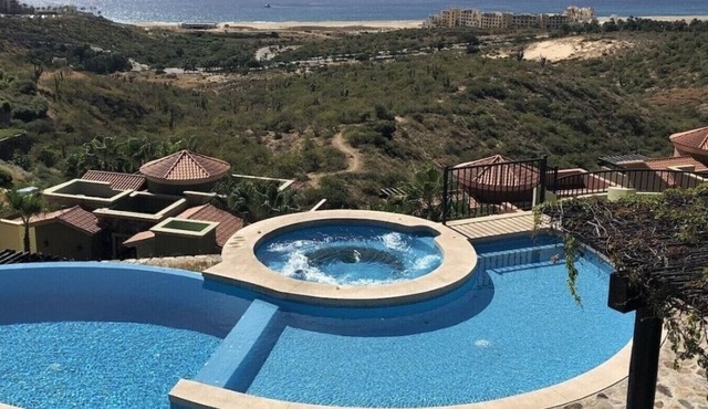 4-Bedroom Villa -Gated Montecristo Estates - Luxury Unit WiFi, private pool, AC