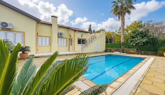 4-Bedroom Villa: Private Pool & Garden