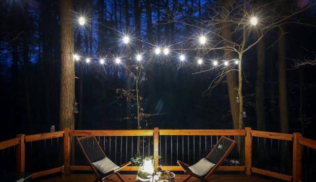 40-Foot Container Cabin in the Catskills in Saugerties