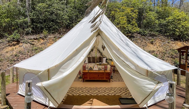 4200ft Luxury Stargazing Glamping Haven, Ultra-Private, Near BRP in Maggie Valley