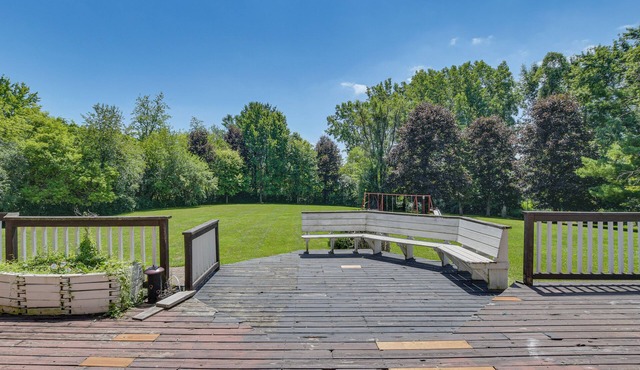 6 Shared Acres, Pool Table: Barrington Hills Apt! in Barrington