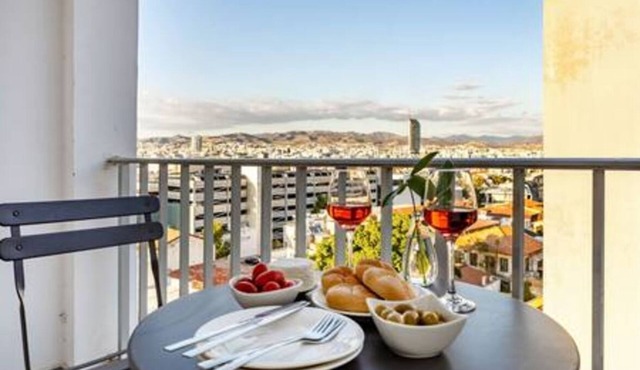 74 Prokymea - Steps from the Sea, Downtown