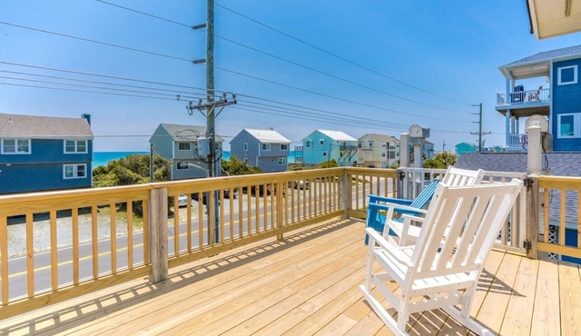 Almost Beachfront - Cozy 2nd Row Home with 4 Bedrooms