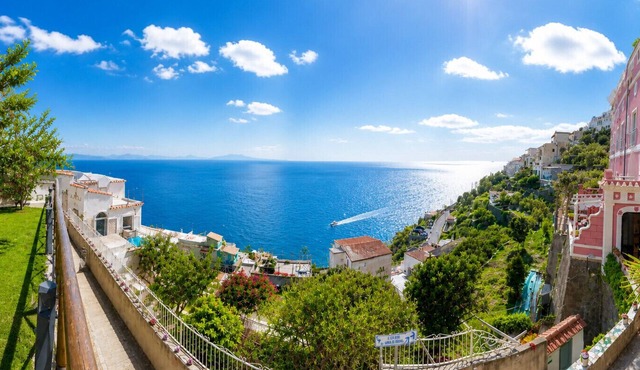 AMORE RENTALS - Villa Mare Blu with Internal Heated Pool, Sea View and Breakfast