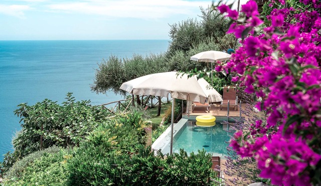 AMORE RENTALS - Villa Pittoresca with Pool and Sea View