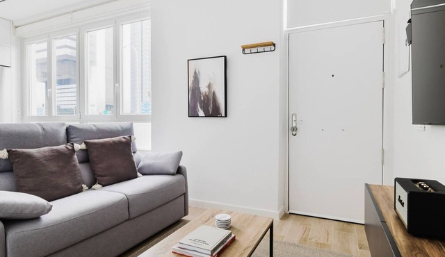 Apartment 6 - Bright in Castellana - 4 Towers