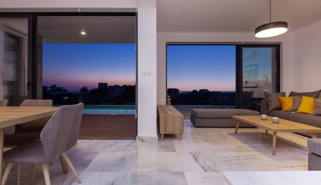 Avalon 1 Villa 16 - Four Bedroom Villa, Sleeps 8