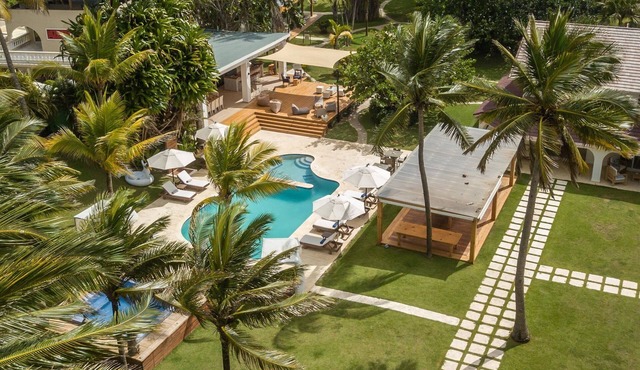 Award-Winning Beachfront Villa Sleeps 28 Full Staff Pool Spa Private Beach