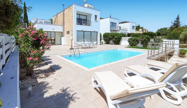 Awesome home in Neo Chorio