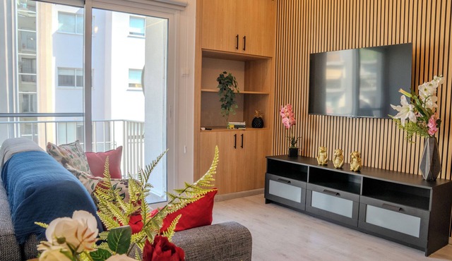 Beach 3 Min Away, Brand New 1-bedroom apartment with WiFi, AC