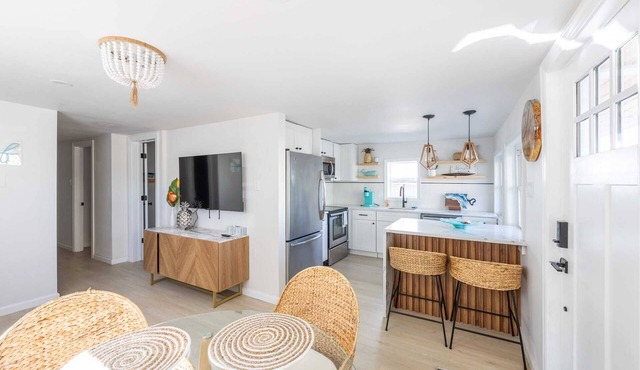 Beach Block-1min Walk-Luxury-The Reef Downstairs in Ocean City