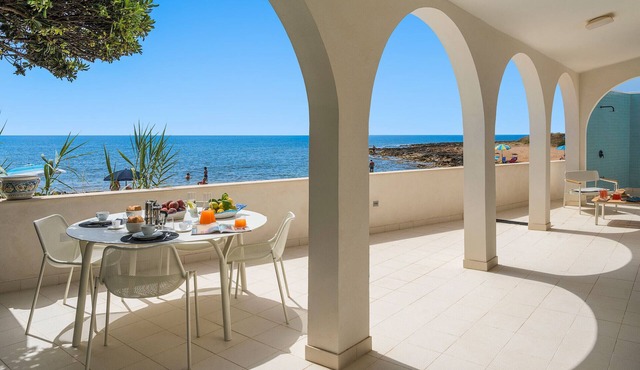 Beach front villa in Calabernardo, Noto, Sicily