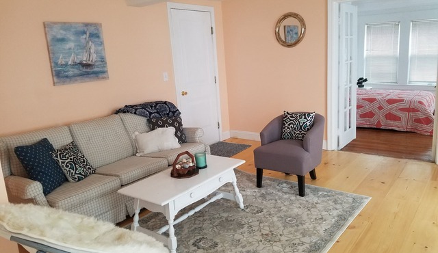Beach Vibes & Fun Colors in the Seashell Suite