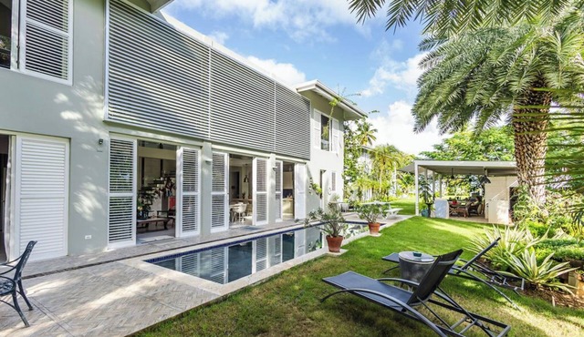 Beachfront 5-bedroom villa in beautiful El Portillo, DR - Staff Included
