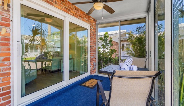 Beachfront Bliss for 4 with Sunroom & Pool Access on Siesta Key - Aloha Kai #34 in Siesta Key