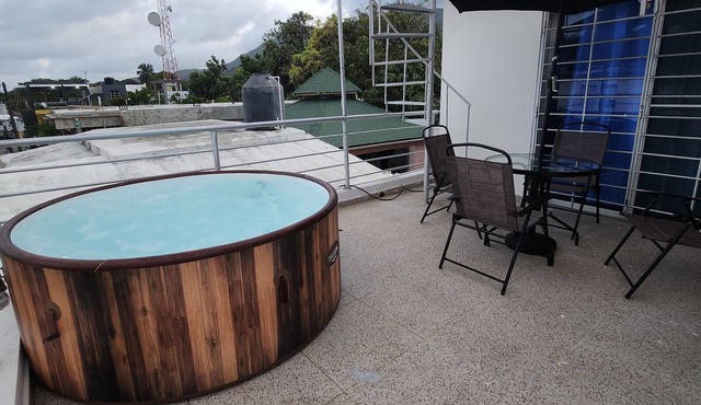Beachfront Duplex Apt+Private Jacuzzi+2 QBed+2bath+AC+Wifi+HotWater+Pet Friendly in Paraíso