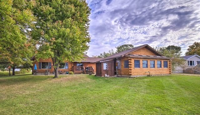 Beachfront Lake Michigan Log Cabin with Sauna! in Rapid River