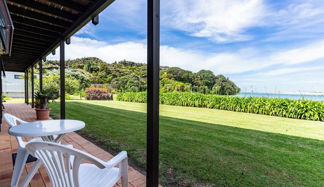 Beachfront Marvel - Mangawhai Heads holiday unit in Mangawhai