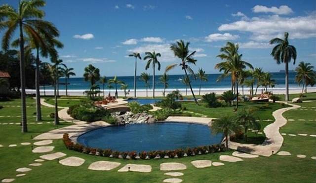 Beachfront Palms Villa on Flamingo Beach - PRIVATE Home at 5 Star Resort!