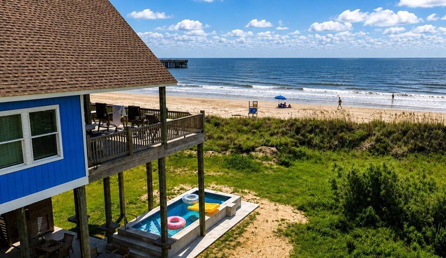 Beachfront | Pool | Ocean Views, Loft & Bar in Gilchrist