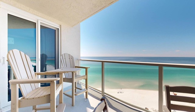 Beachside II 4329: 'Sandy Bottoms' ~ perfect for families, pool included! in Miramar Beach