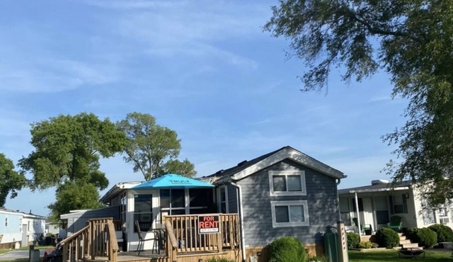 Beautiful 3-Bedroom Cottage located on Sherkston Shores!