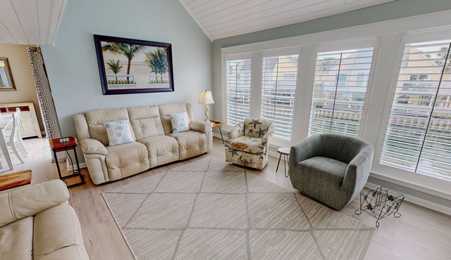 Beautiful Lake frontPrivate Villa SPC 0013 with free beach service for 2
