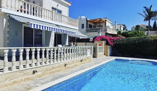 Beautiful Peyia Villa | Private Pool, Sea & Mountain View’s, Sleeps 6