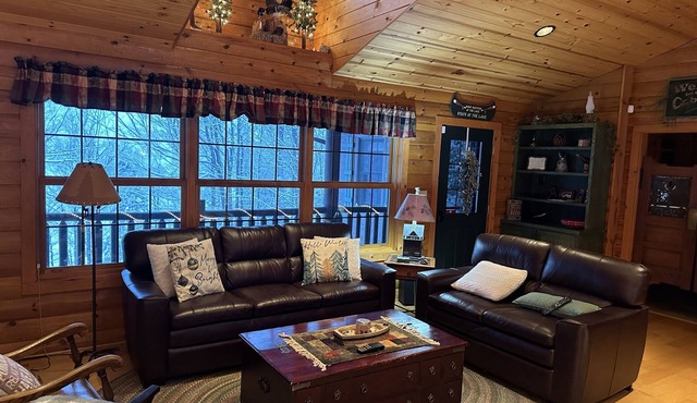 Beautiful secluded Lake Home