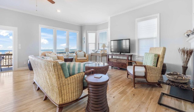 Bella Vita, Oceanfront Retreat
