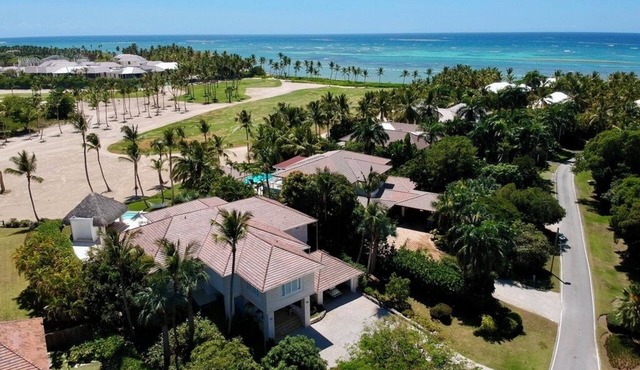 Best location PC Resort - 200yards from best beach - HOT TUB