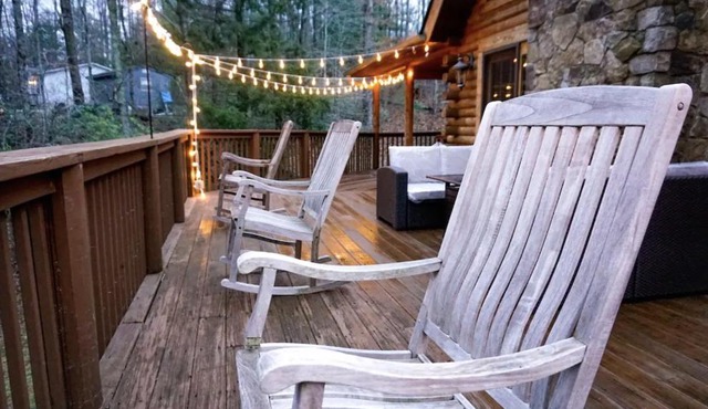 Bhattimore Cabin Custom Log Home in Fairview