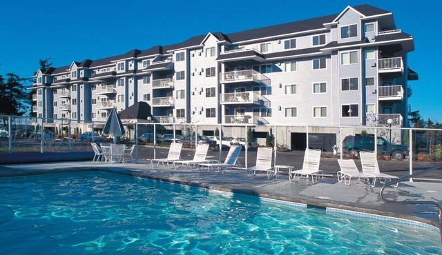 Birch Bay | Group Beach Retreat | Pool + Beach | 2BR