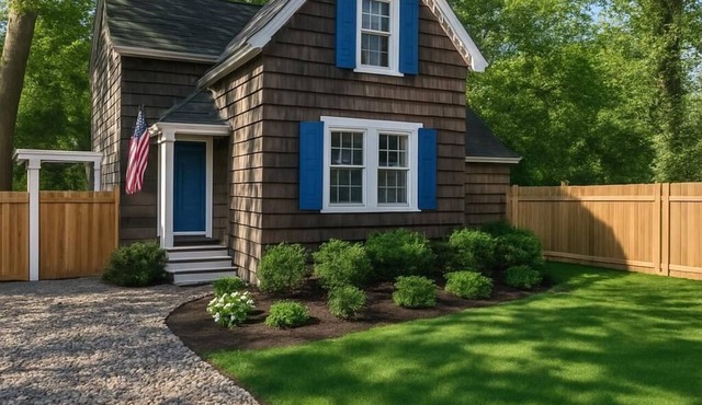 Bridgehampton Classic Shingle 3BR Fireplace Close to All, Beach & Town Center in Bridgehampton