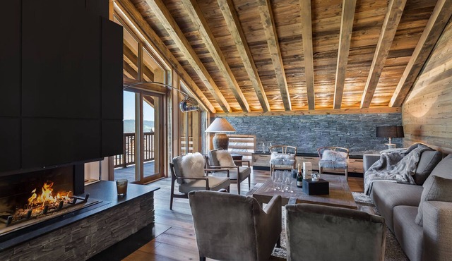 Bright 5-bedroom duplex with sauna in Méribel in Méribel