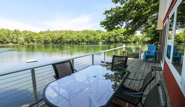 Bryan Lake Waterside Retreat