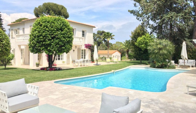 Cap D'Antibes, gated area, modern 5 bedroom villa with huge private pool, garden