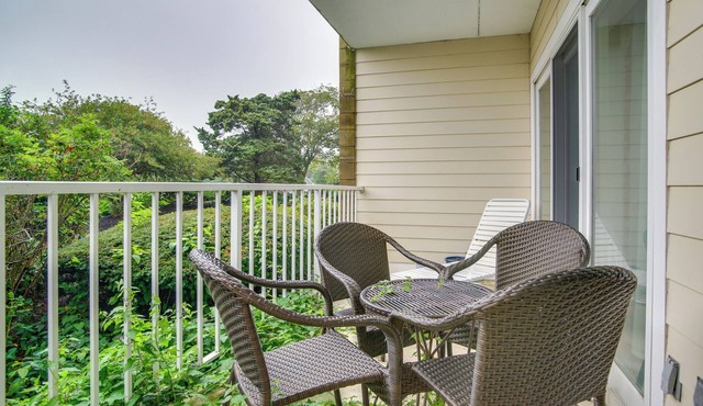Cape Cod Condo in The Belmont w/Private Beach! in West Harwich