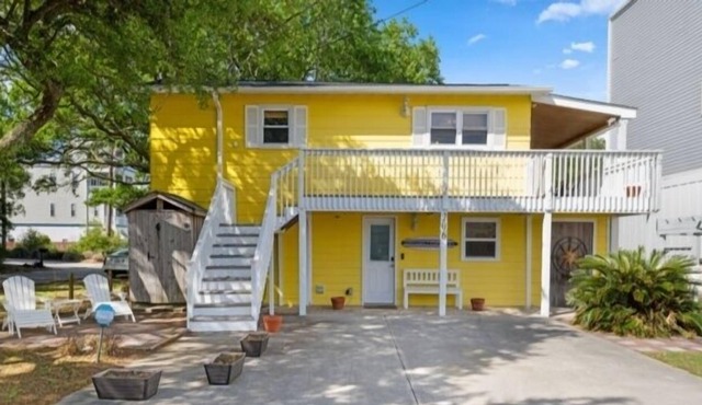 Carolina Sunshine (3-Bedroom Villa) by RedAwning