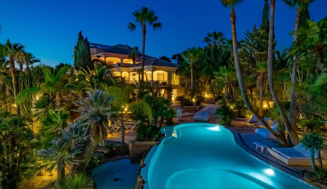 Casa do Monte - a majestic 8 bedroom villa with spectacular gardens in Albufeira